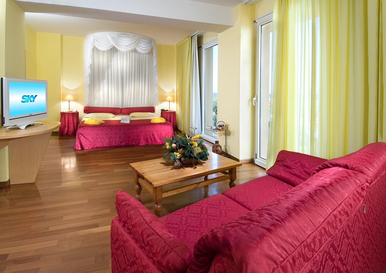 Hotel Resort Marinella Gabicce Mare Eksteriør bilde